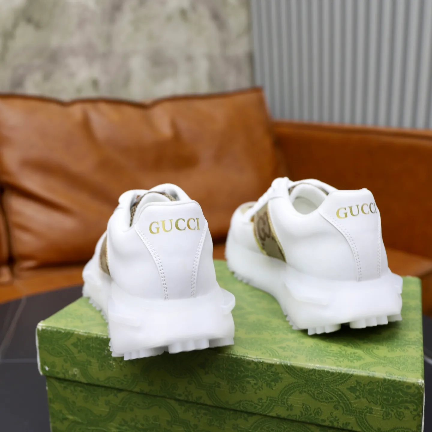 Ex-factory price: 462💰🙅‍♂️🙅‍♂️🙅‍♂️ Brand: GUCCI Standard code: 38-44 (45 customized) Grade: Same as the official website Material: Original material splicing Comfortable and breathable lining Lightweight and wear-resistant sports outsole Style category: Men's fashionable casual shoes Running sneakers Distinguished luxury brand elements Top luxury Color: actual picture color